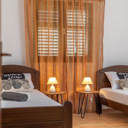 Apartment Batela Trogir Exterior photo