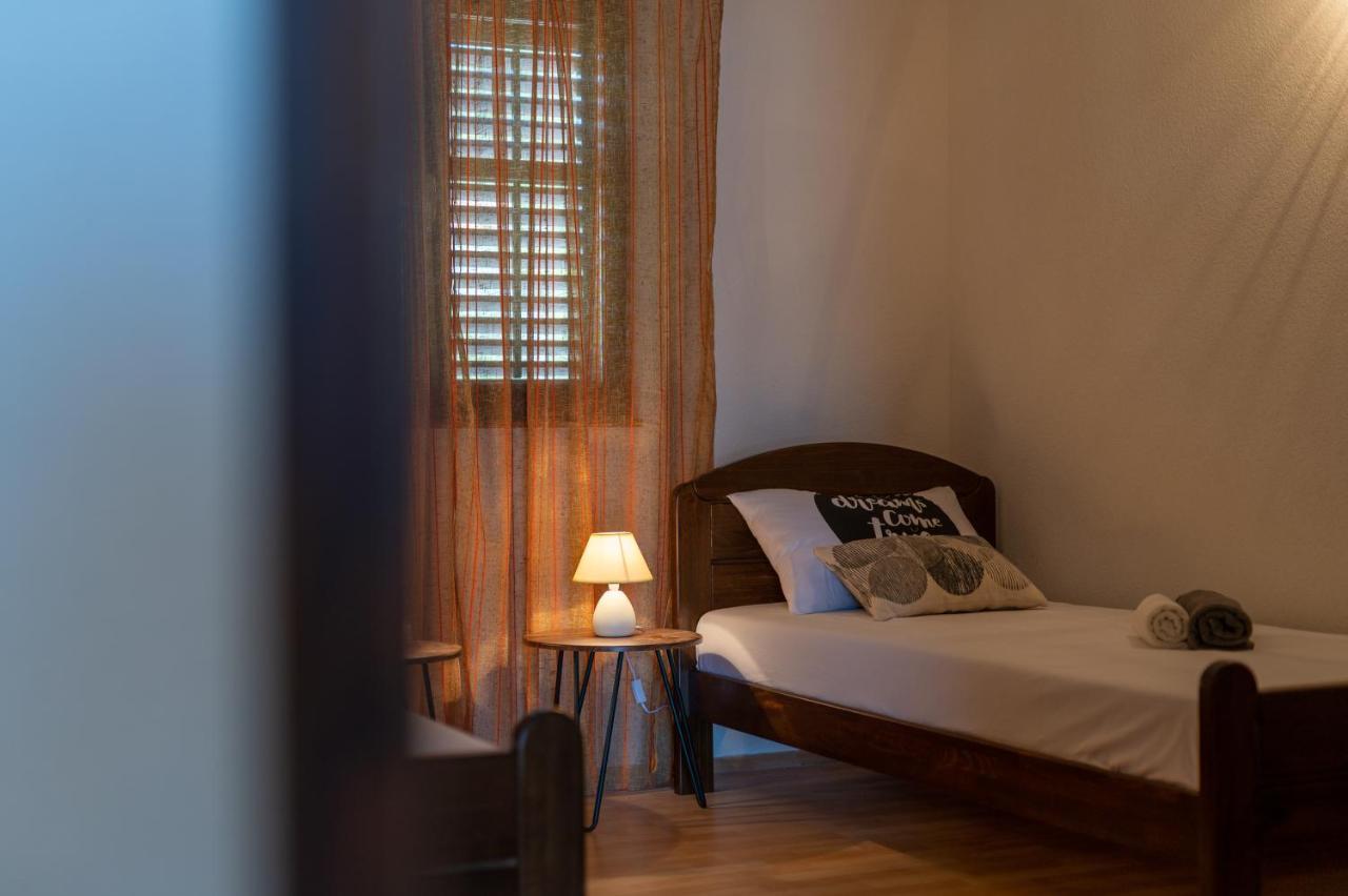 Apartment Batela Trogir Exterior photo